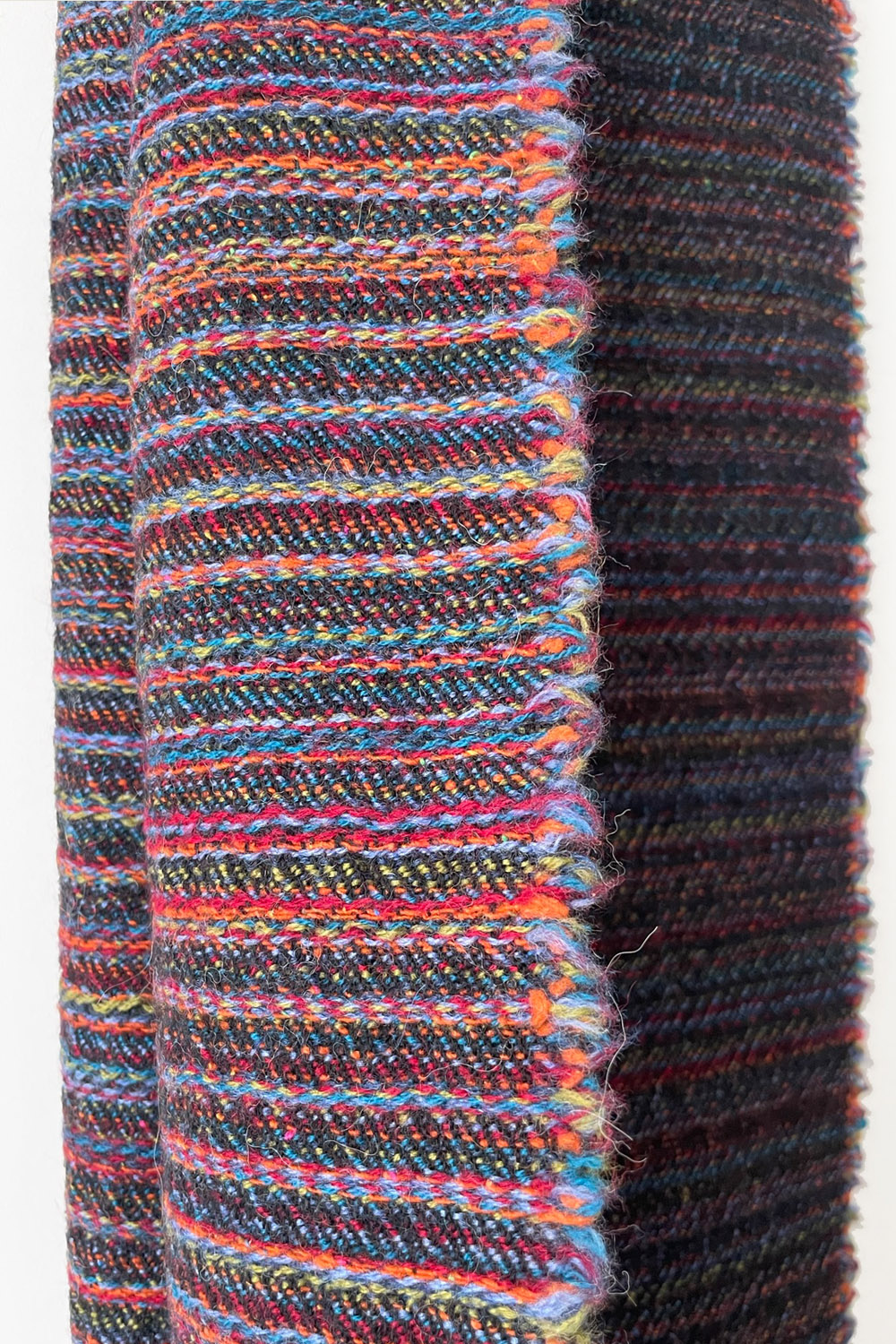 Laskos pink villahuivin nurja puoli.