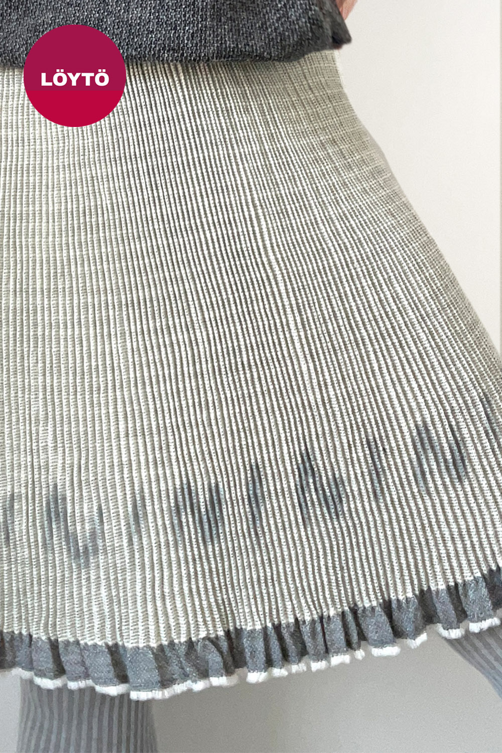 LUMI -vekkihame, löytö, painted