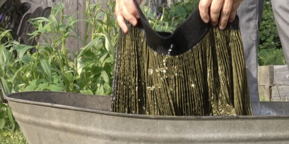 Huihuin vekkihameen vesipesu